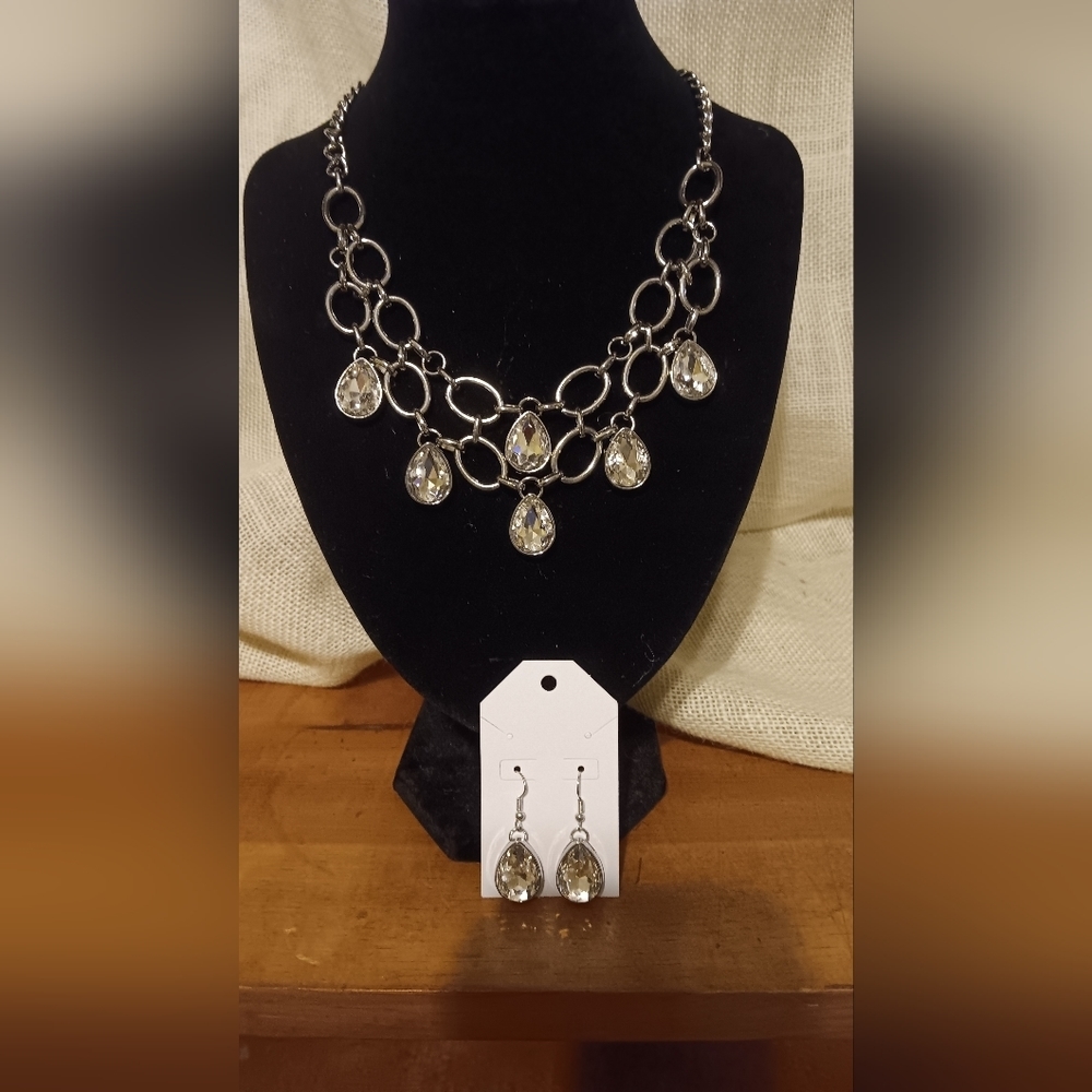 Silver chained necklace with earrings